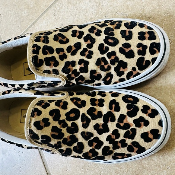 Vans - Picture 2 of 3